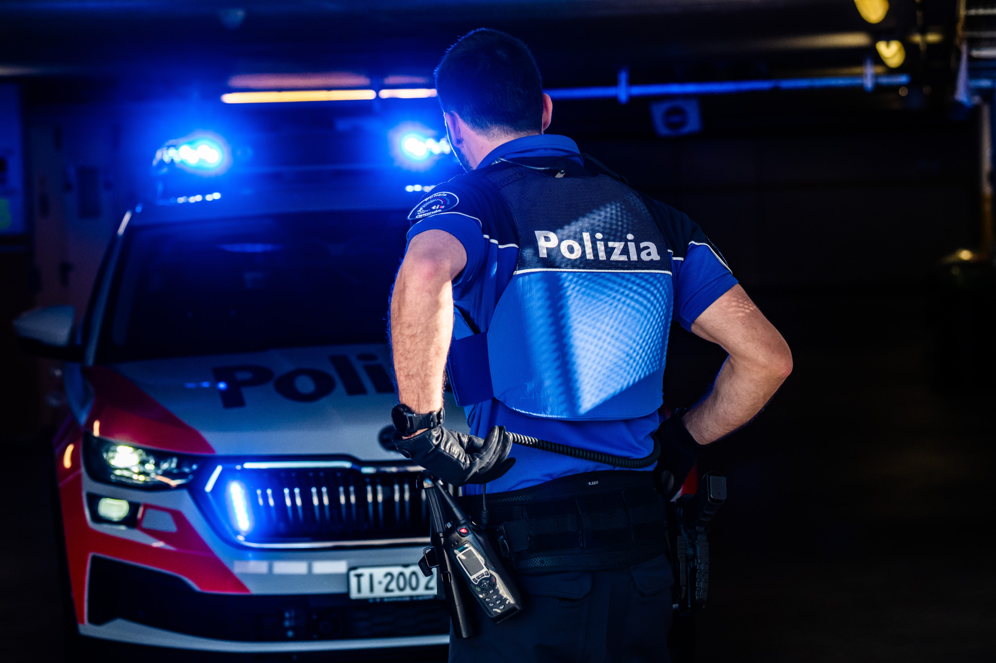 Accident au Tessin: Son contresens sur l’autoroute se termine dans une voiture de police