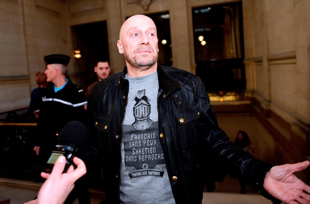 Alain Soral a déjà été condamné par la Justice française. Ici lors d’un procès au tribunal de Paris en mars 2015. 