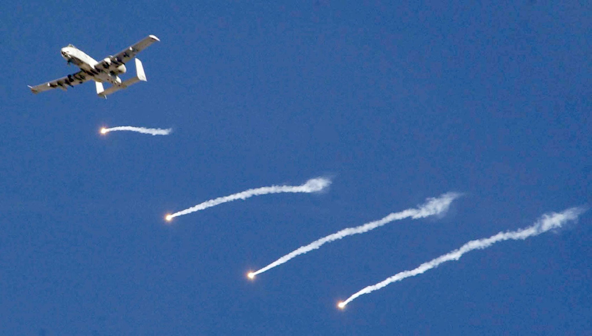 Krieg im Nahen Osten: Erster feindlicher Abschuss seit 2003 – Iranische Luftabwehr bleibt Gefahr für US-Jets