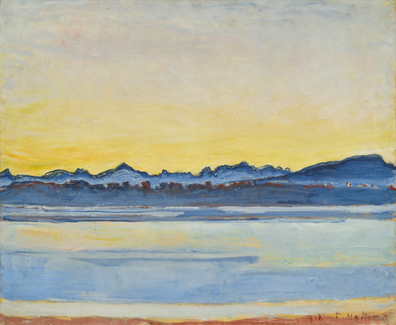 Peinture d'un paysage avec un ciel jaune au coucher de soleil, des montagnes bleues à l'horizon et un lac calme au premier plan.