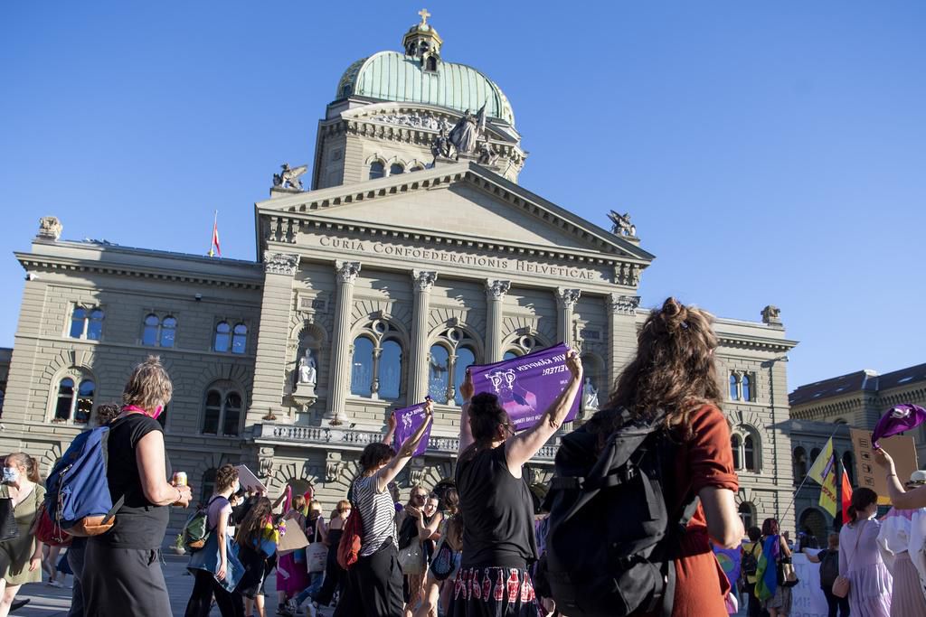 Le 14 juin, jusqu’à 10’000 personnes ont manifesté à l’occasion de la grève des femmes à Berne.