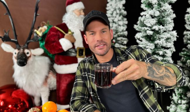 Reto Hanselmann in der Bastelstube