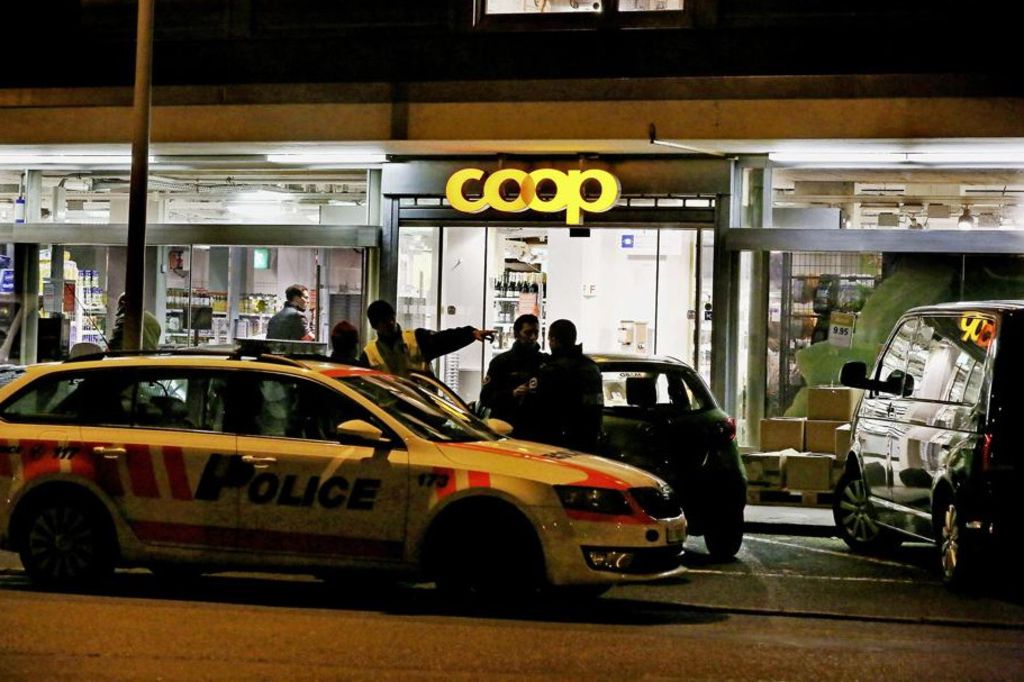 Jeunes des Palettes sous les verrous pour des hold-up