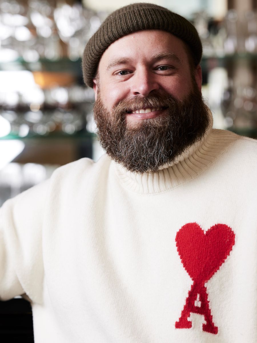 Pour sa carrière qui se joue, désormais, entre la Suisse et Paris, Yann Marguet reçoit le Prix SSA de l’humour 2023.