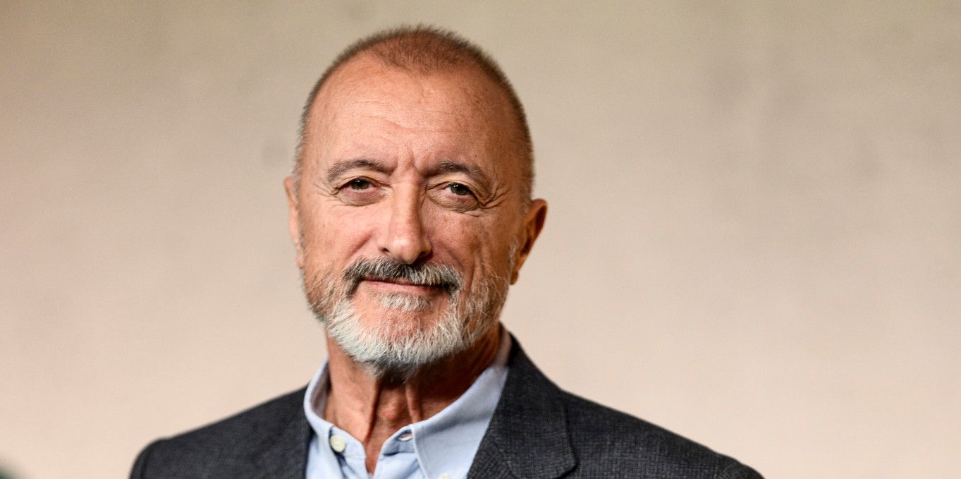 Arturo Perez-Reverte assiste à la présentation de 'Las Luces De La Memoria' à la Real Fabrica de Tapices à Madrid, Espagne, le 22 novembre 2023.