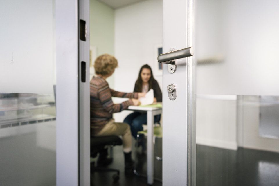 2017 sind 206 Personen angezeigt worden, weil sie Sozialhilfe zu unrecht bezogen haben sollen. (Archivbild)