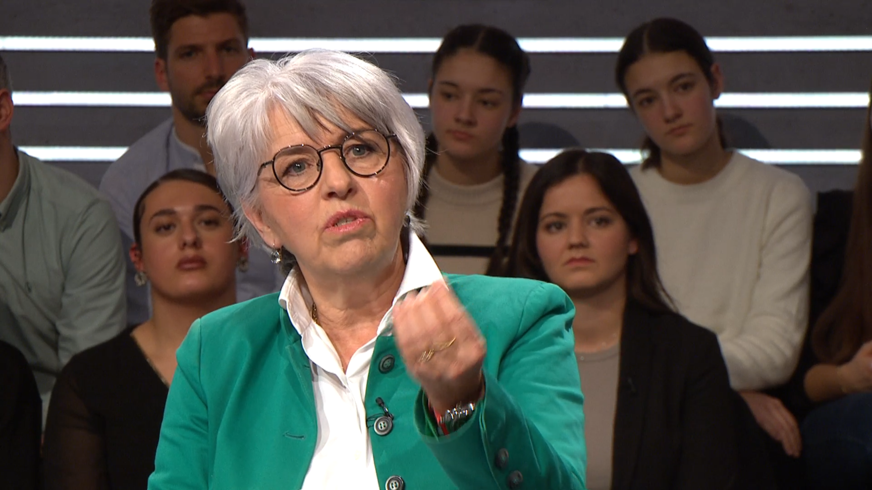 Die SRF-«Arena» verläuft sachlich – bis sich eine 20-Jährige ins Feuer redet