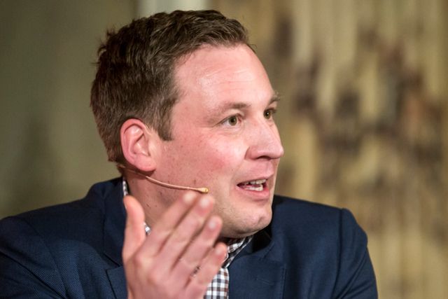 Lukas Reimann (UDC/SG) voulait que les parlementaires renoncent à leur AG de 1ère classe.