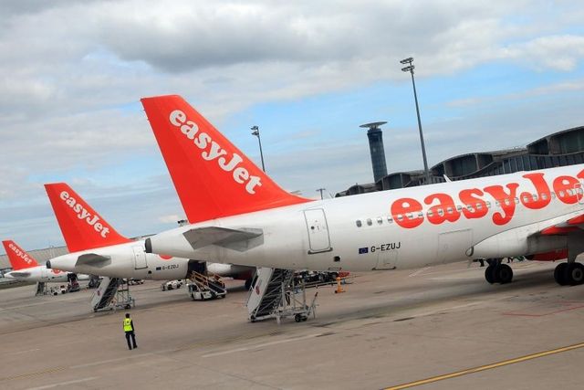 EasyJet table désormais sur une perte avant impôts comprise entre 80 et 95 millions de francs pour le premier semestre.
