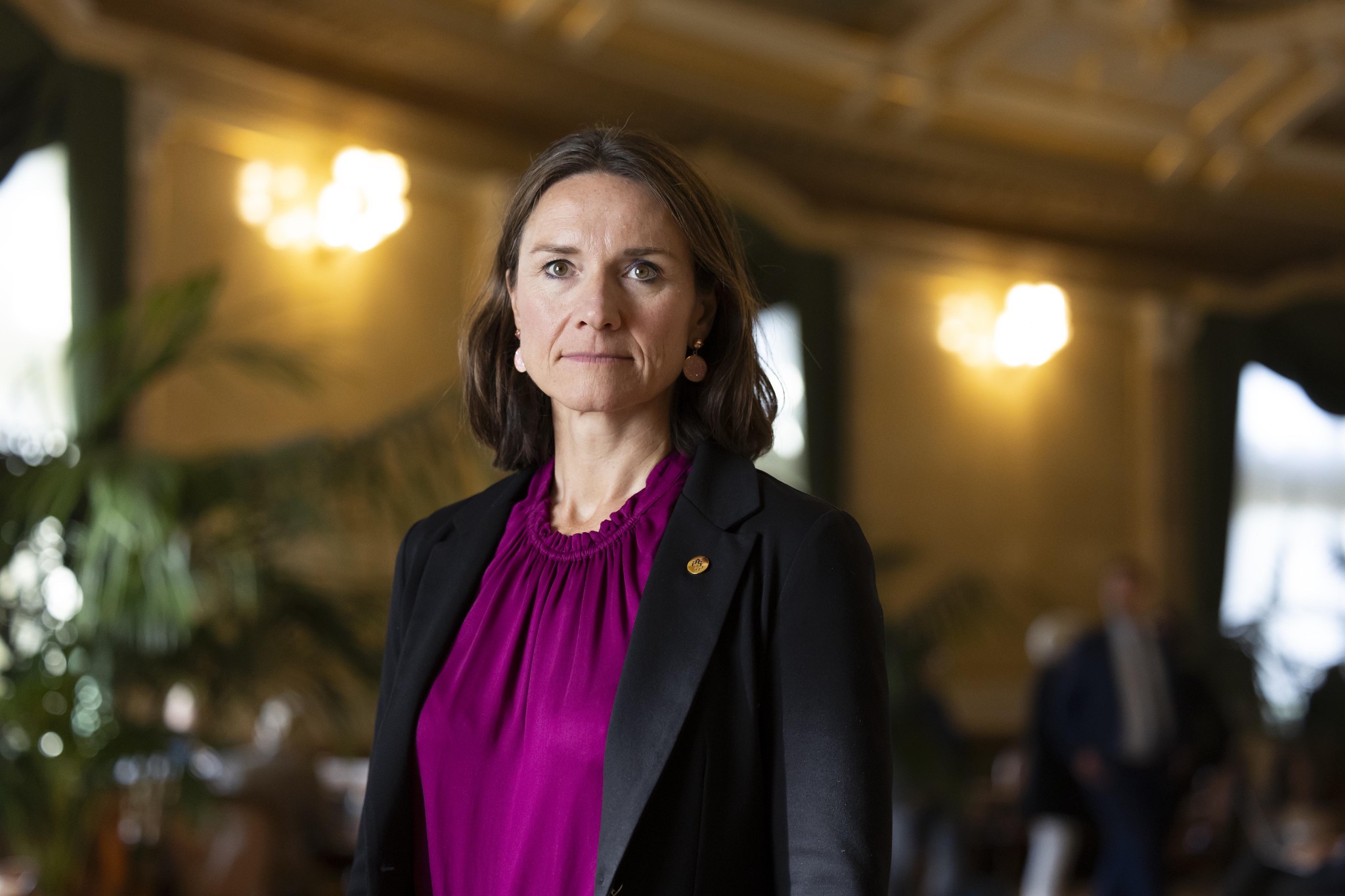 Sophie Michaud Gigon, Nationalraetin GP-VD, posiert in der Wandelhalle des Nationalrats, waehrend der Herbstsession der Eidgenoessischen Raete, am Mittwoch, 25. September 2024, in Bern. (KEYSTONE/Peter Klaunzer)