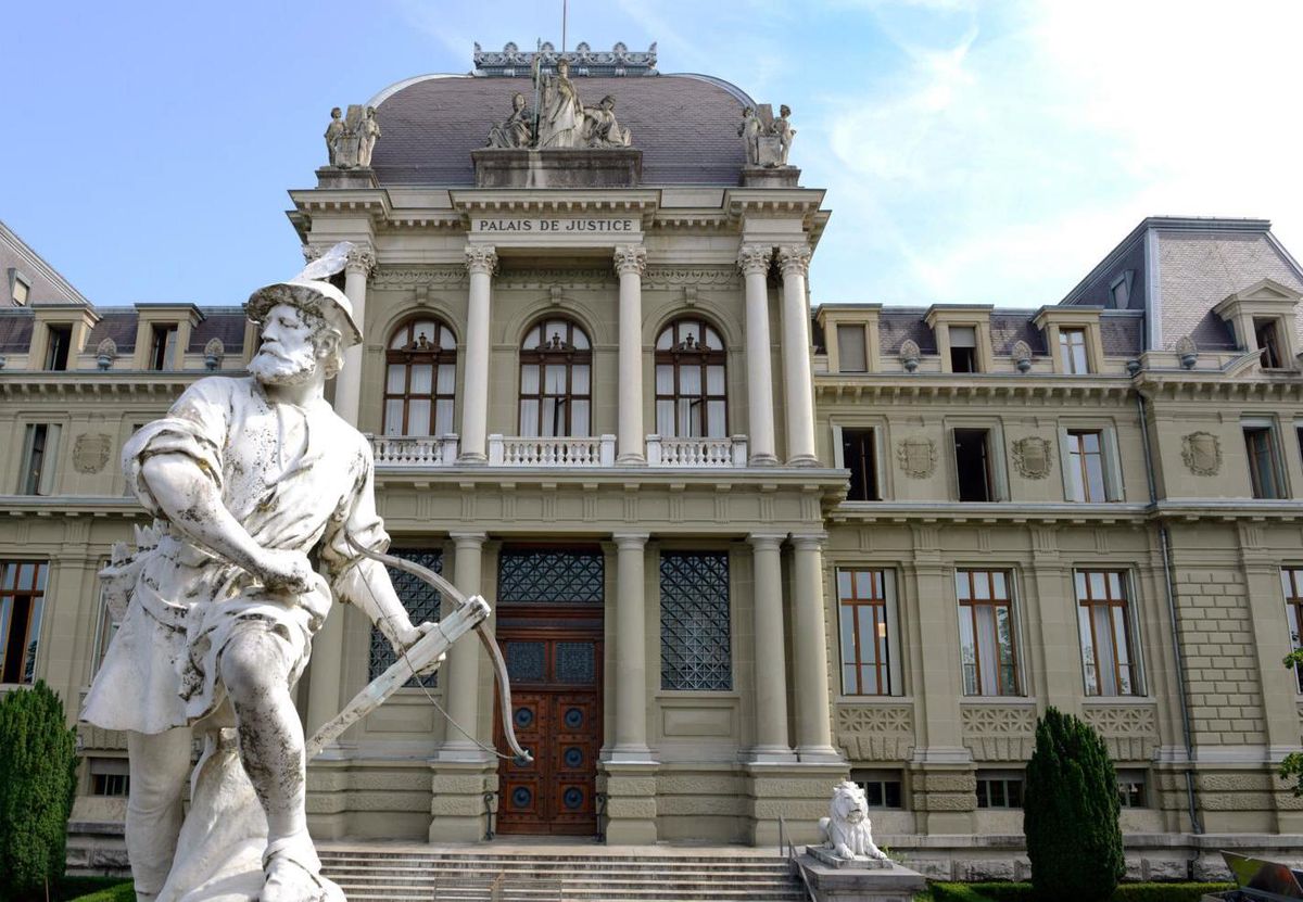 Le Français est jugé pour actes d’ordre sexuel sur une personne incapable de résistance. Il encourt également une peine de 9 mois de prison avec sursis, assortie d’une expulsion de Suisse pendant 12 ans.