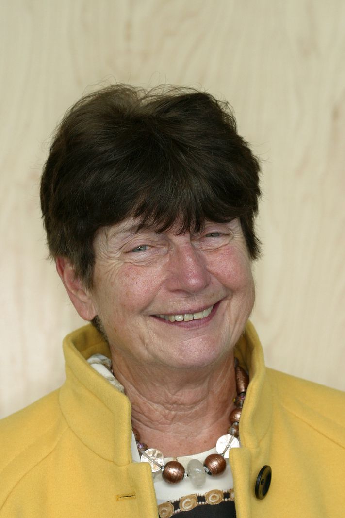 CHENE-BOURG LE 25.09.2004 ECOLE PLACE FAVRE ASSEMBLEE GENERALE DE L'ASSOCIATION DES COMMUNES GENEVOISES YVONNE HUMBERT (GENTHOD) © CABRERA GEORGES