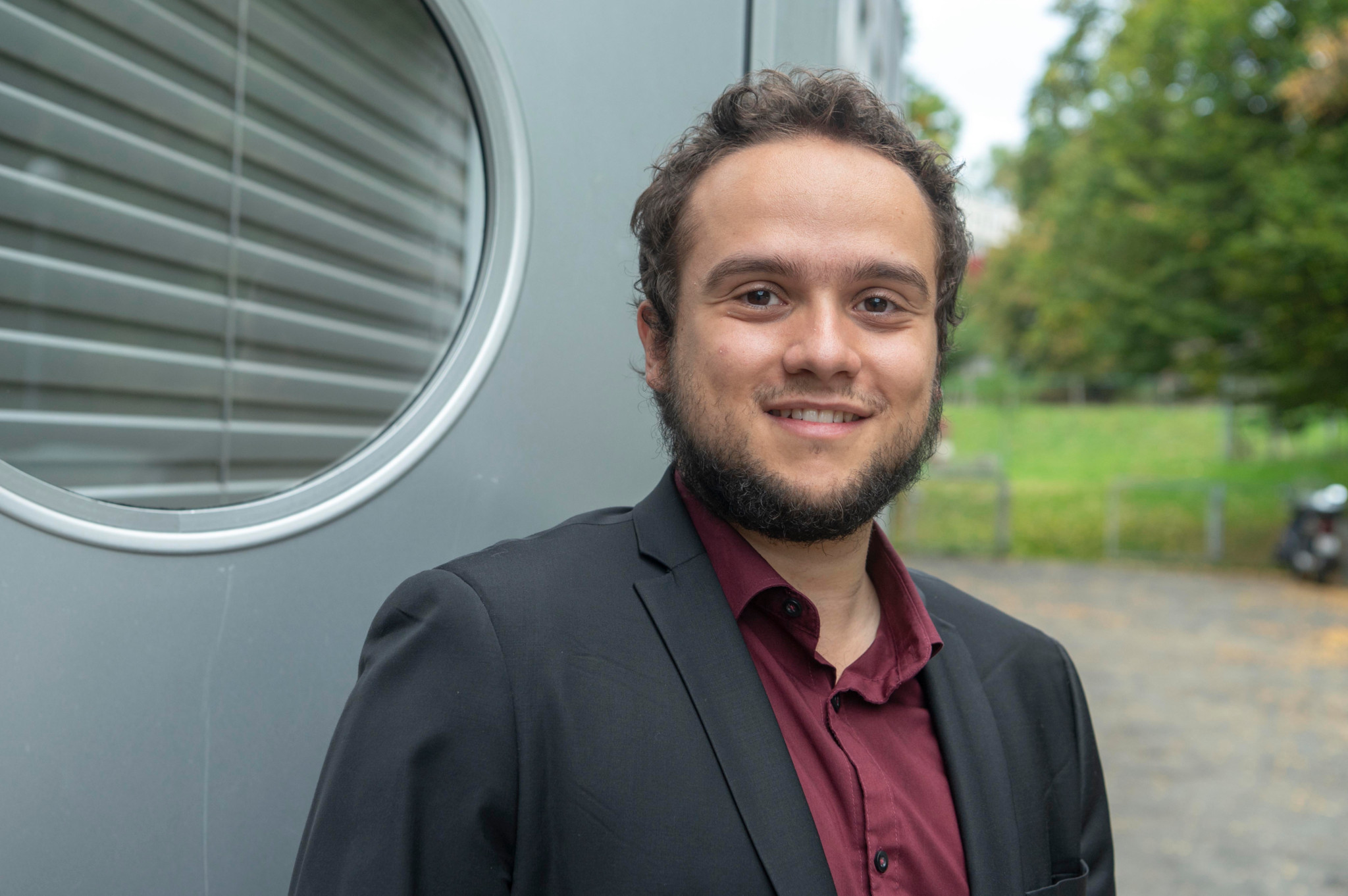 LAUSANNE LE 9 OCTOBRE 2022.Centre socio-culturel de Grand Vennes.  La chorale Tale of Fantasy se démarque par ses jeunes participants (25-30 ans) alors que l'art choral s'essouffle un peu dans nos régions.Répétition du chœur et de l'orchestre au complet avant leur grand spectacle à l'auditorium Stravinsky. Le directeur du choeur,  Alexandre Pican.  ©  (24 HEURES / J-P Guinnard)