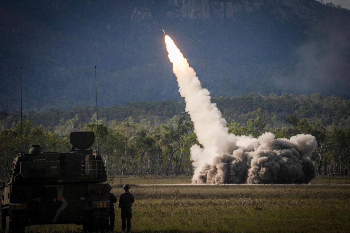Le missile Himars, visé par l’espionnage, est un système d’artillerie qui permet de mener des frappes à longue distance.