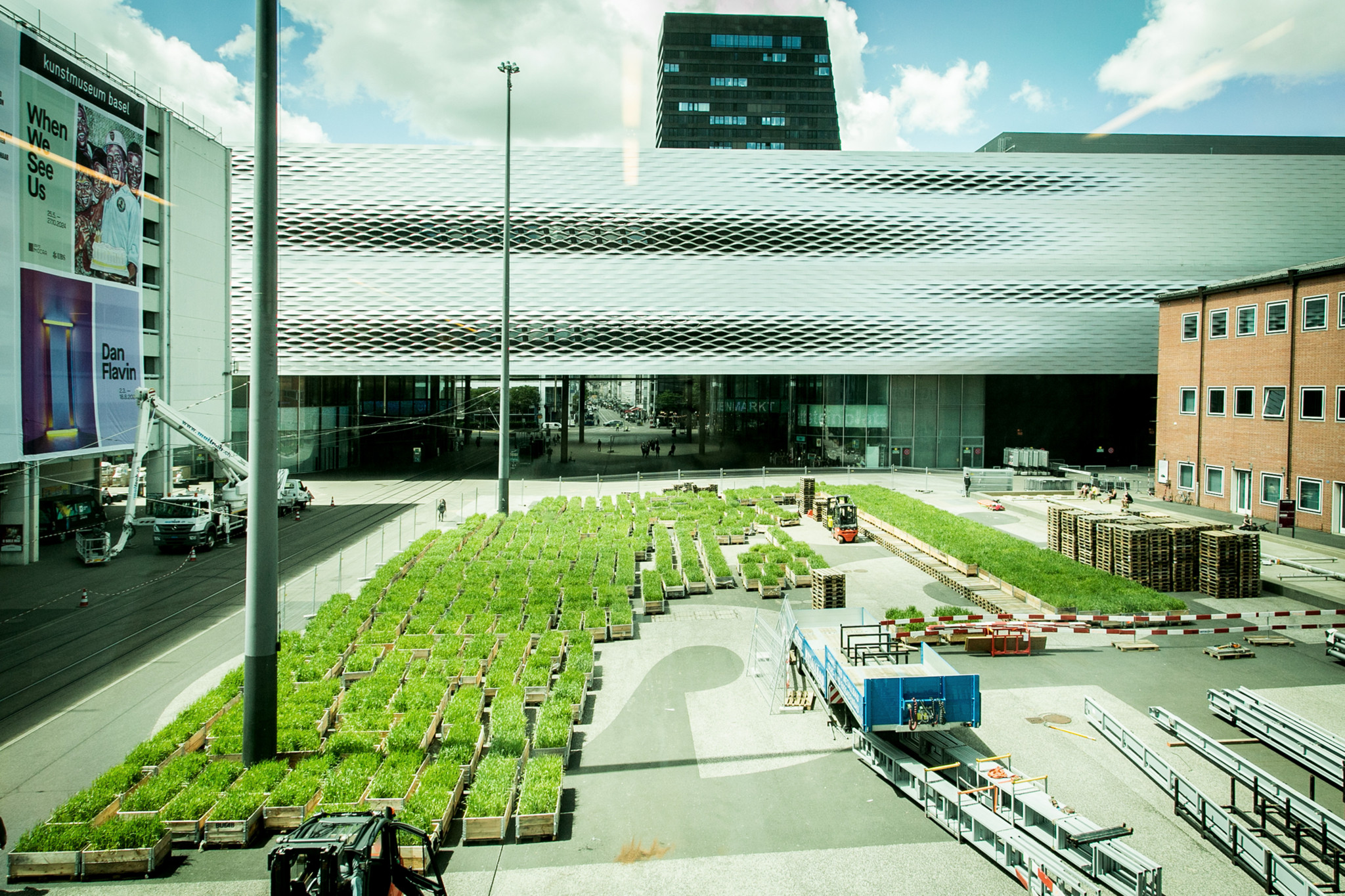Art Basel: Das Weizenfeld auf dem Messeplatz | Basler Zeitung