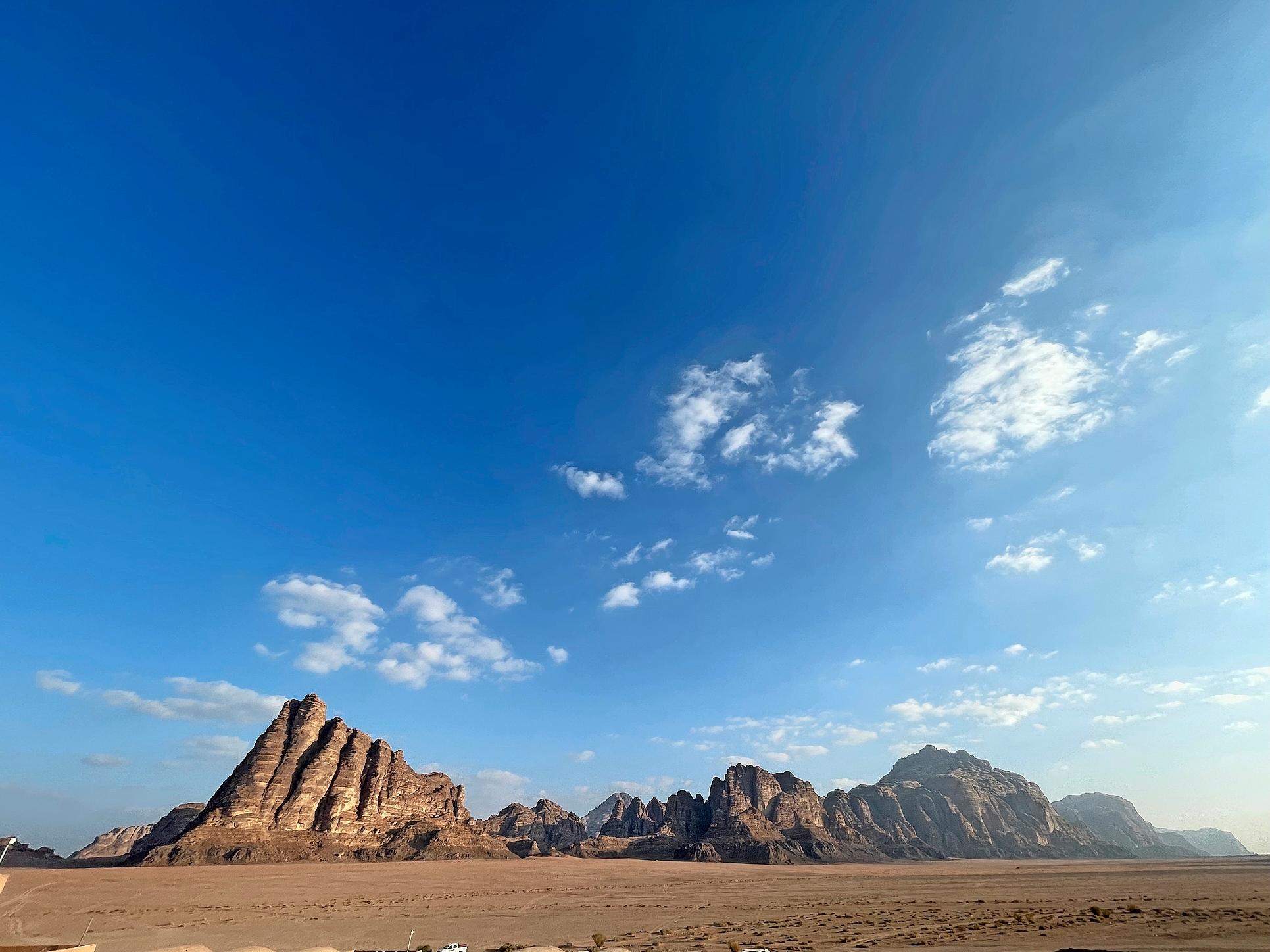 Les paysages et leurs formations rocheuses sont d’une étrangeté surprenante, de par leurs formes ou couleurs.