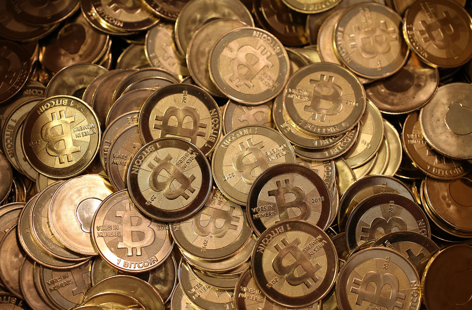 Mais le Bitcoin reste avant tout une monnaie virtuelle dont le marché quasi unique est le web.