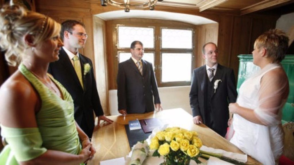 Heiraten ist bald ohne Trauzeugen möglich Der Bund