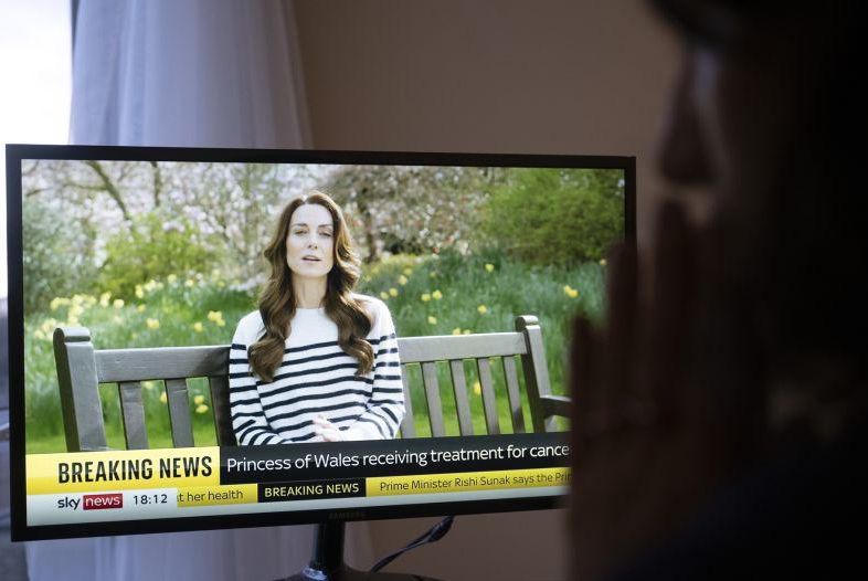 Kate Middleton s’est adressée au monde le 22 mars 2024, dans un entretien solennel filmé par la BBC au sujet de son cancer. 