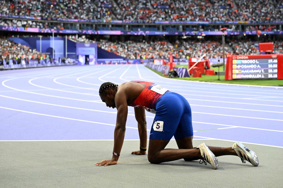 US' Noah Lyles reacts after competing in the men's 200m final of the athletics event at the Paris 2024 Olympic Games at Stade de France in Saint-Denis, north of Paris, on August 8, 2024. (Photo by Jewel SAMAD / AFP)