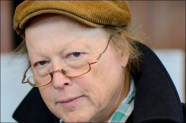 C'est le député Jean-Michel Dolivo qui déposera la résolution au Grand Conseil, la semaine prochaine. C'est le député Jean-Michel Dolivo qui déposera la résolution au Grand Conseil, la semaine prochaine.