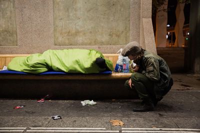 L’aide d’urgence aux sans-abri loin de faire l’unanimité