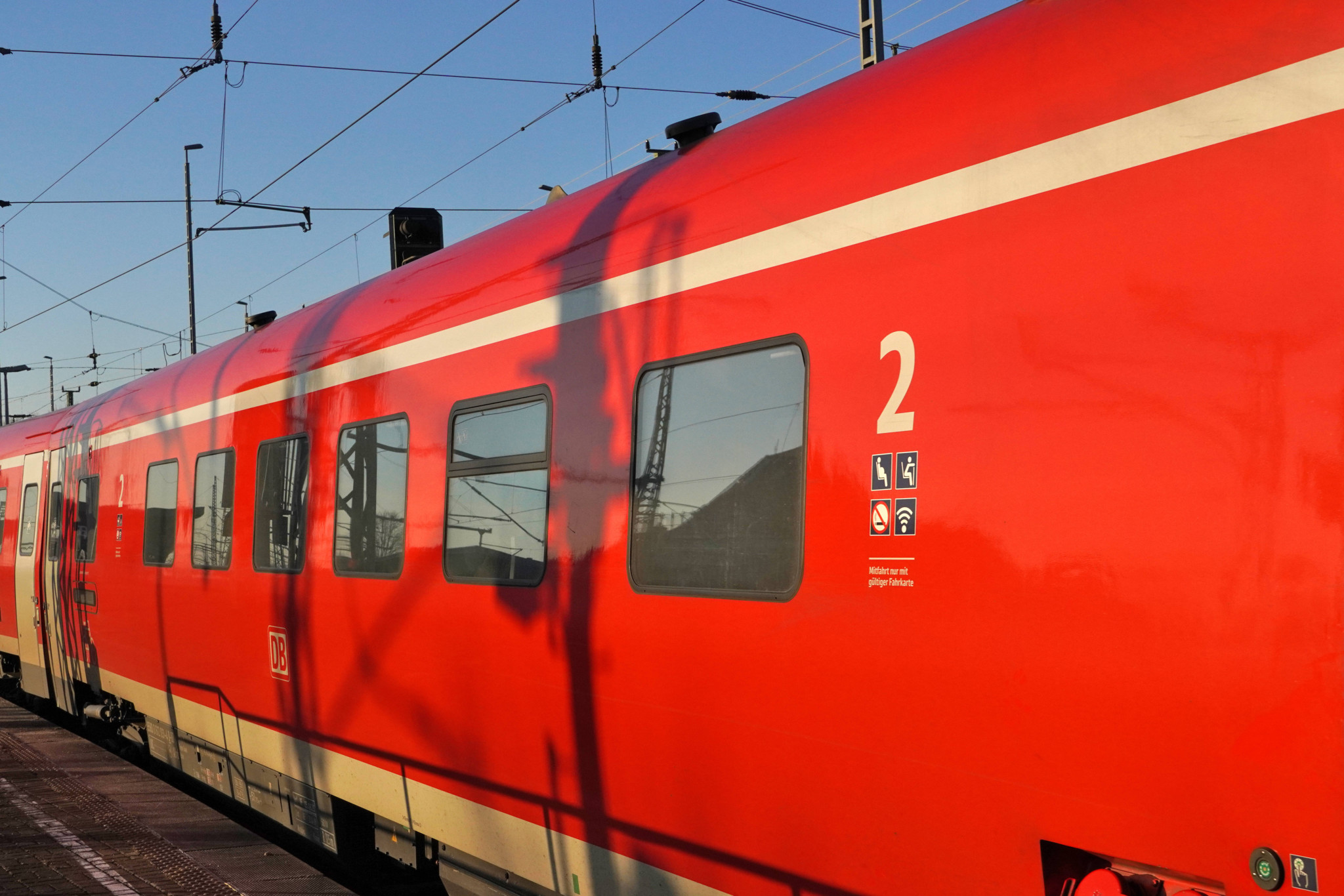 Passenger kills conductor during inspection