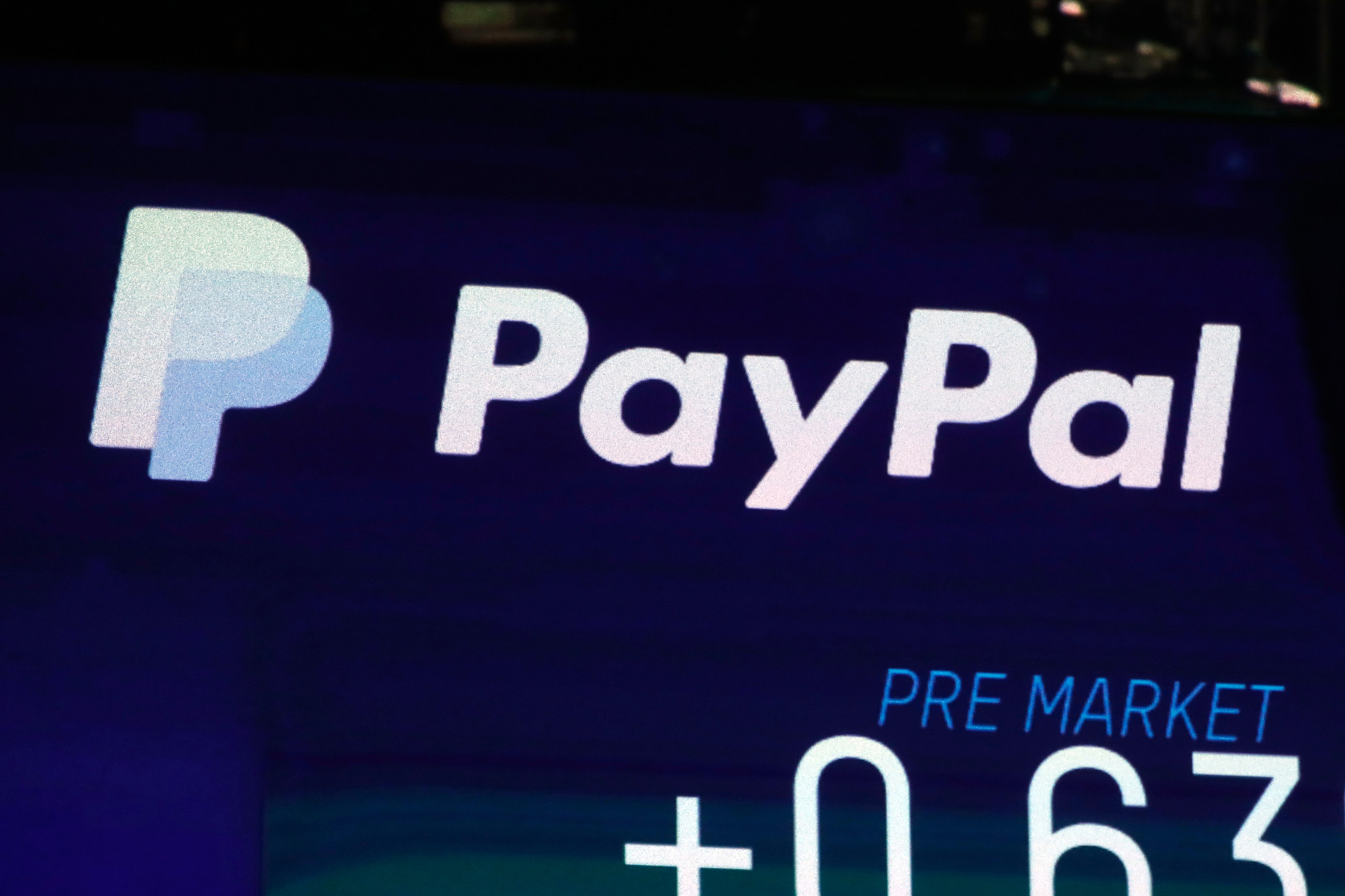 PayPal replaces CEO, names Lores
