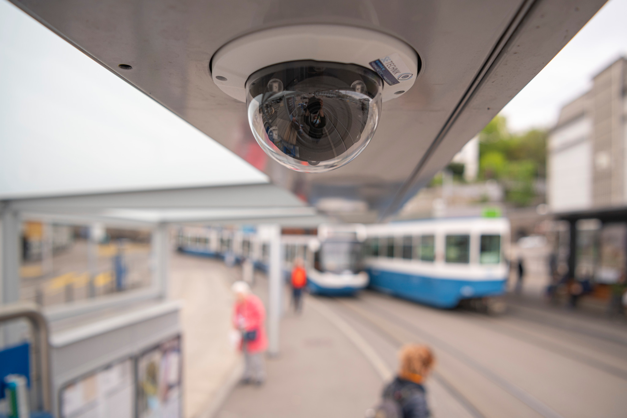 Wie die VBZ uns ueberwachen – Wo die Verkehrsbetriebe mit smarten Kameras aufruesten. Die VBZ erneuern ihre Videokameras an den Haltestellen. Haltestelle Central.
29.04.2021
(URS JAUDAS/TAMEDIA AG)
