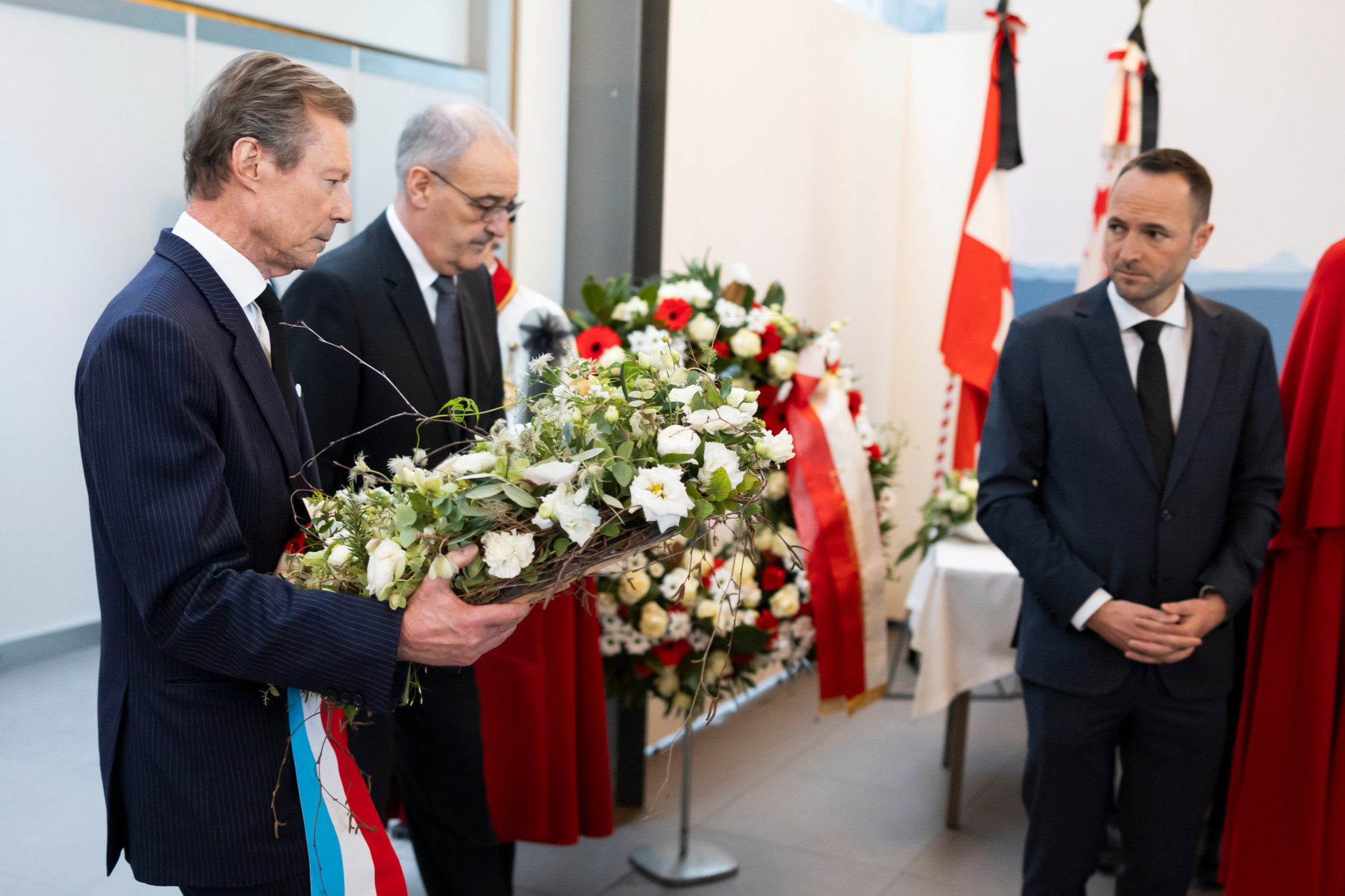 DIRECT. Crans-Montana: Le patron du bar aurait confirmé qu’une porte de ...