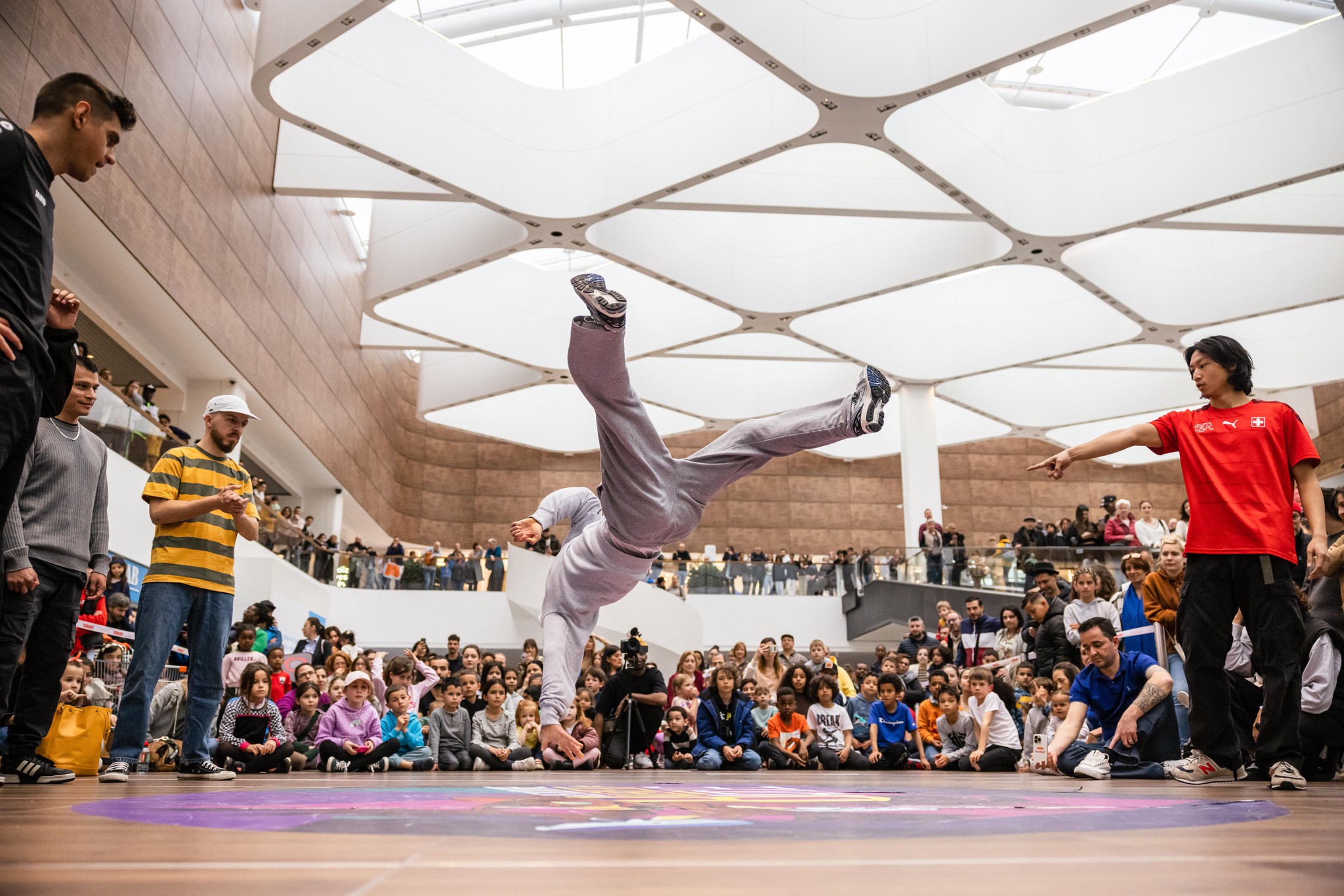 Ce samedi, des battles de danseurs de breakdance étaient organisées au centre commercial de Balexert.