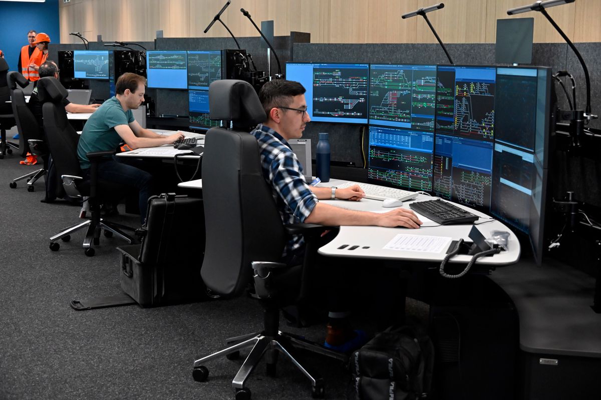 28  mai 2024   Renens   rue de la Gare de triage 5       Les CFF présentent aux médias leur futur centre d'exploitation de Renens, autrement dit le futur "cerveau" du rail romand. Actuellement à Lausanne, il basculera à Renens début septembre.      Photo Patrick Martin/24HEURES