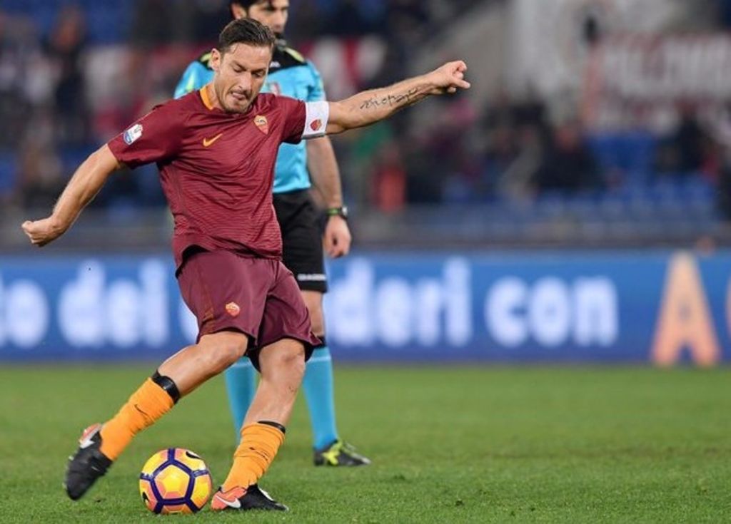 Totti envoie la Roma en demi-finale face à la Lazio