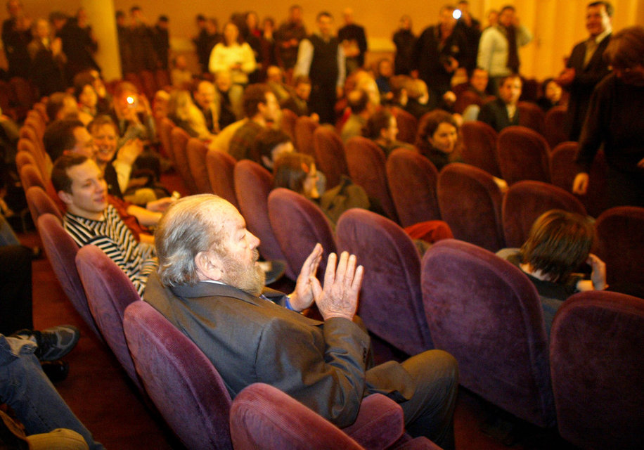 Bud Spencer wartet an der Berlinale auf den Start seines Films «Cantando dietro i paraventi». (8. Februar 2004)
