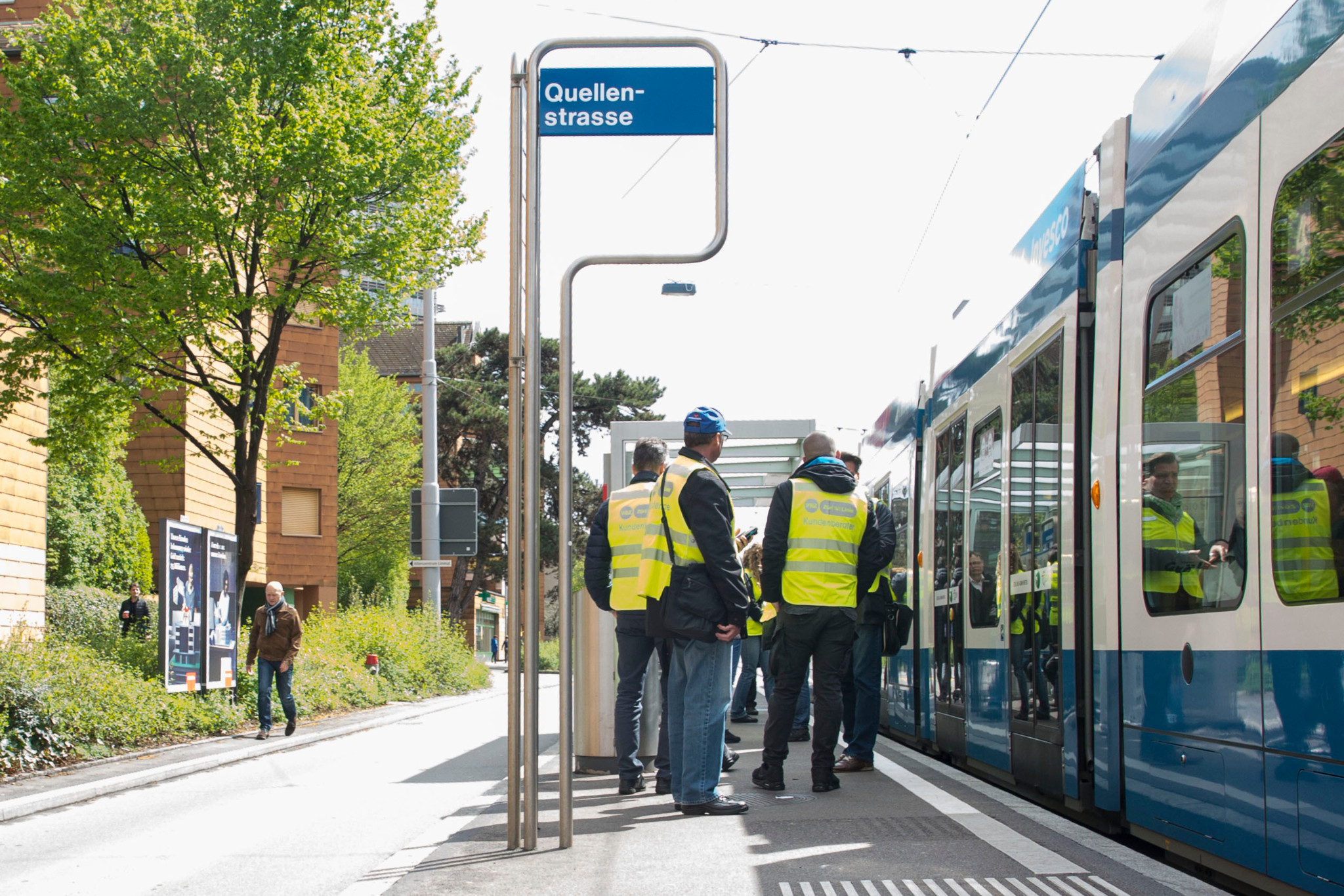 Billettkontrolle mit Pfefferspray: VBZ schicken neue Sicherheitsleute in die Trams