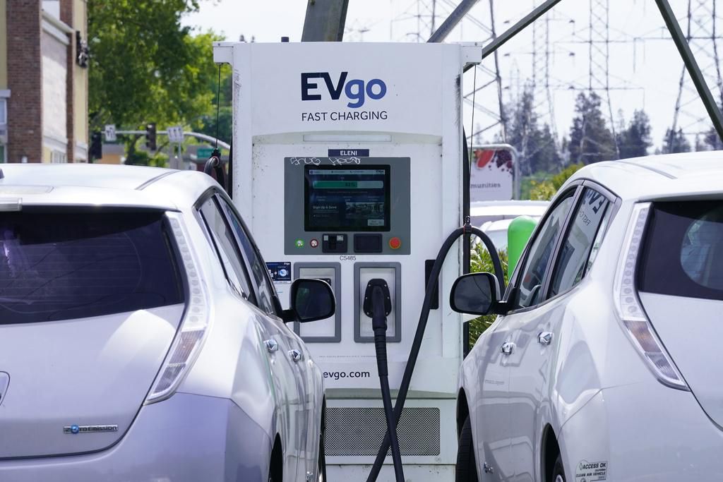 La part des véhicules rechargeables (véhicules 100% électriques et hybrides rechargeables) parmi les nouvelles immatriculations doit atteindre 50% d’ici fin 2025. (Photo d’illustration)