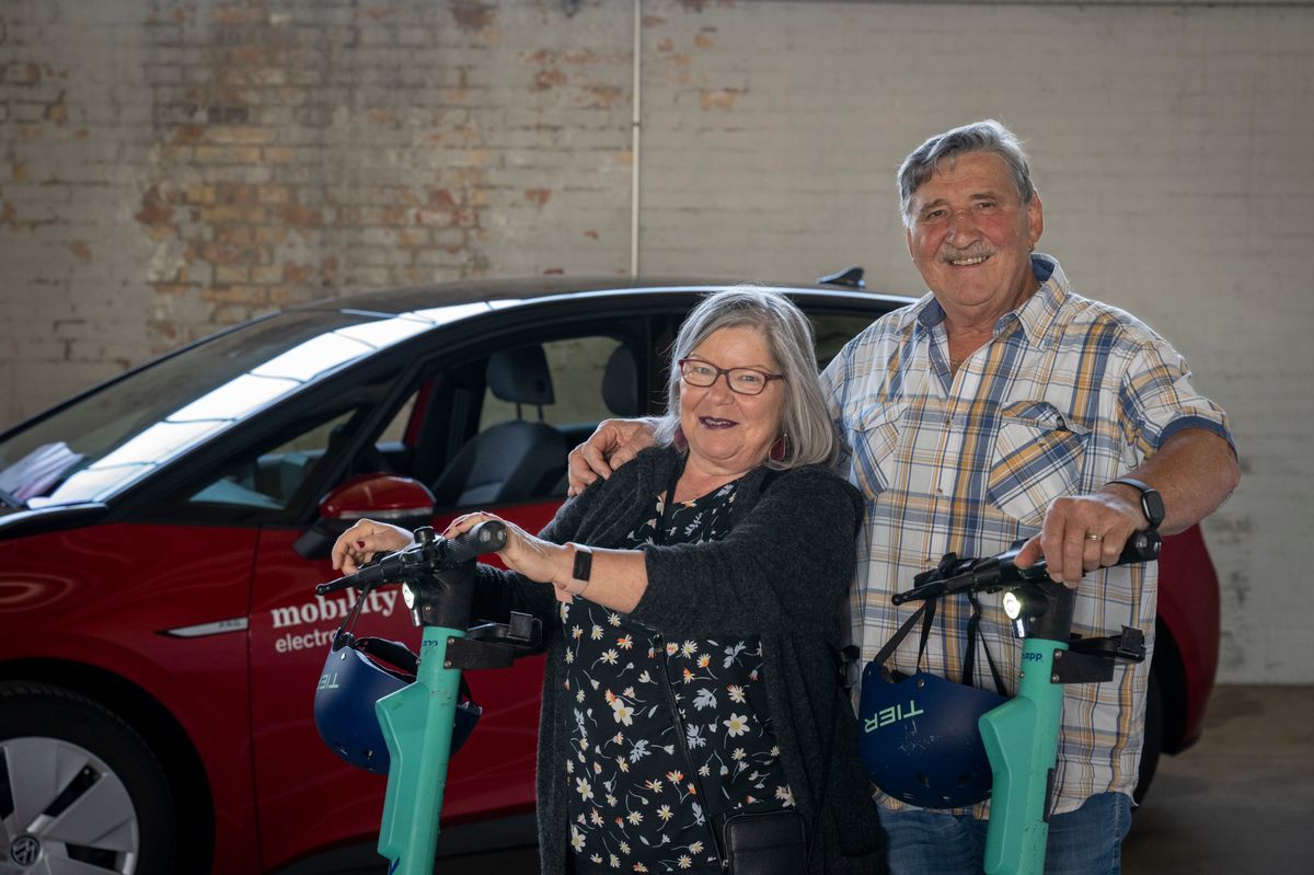 31 Day Challenge: Startschuss.
Die Teilnehmer Bernadette und Willi Schneiter.

Foto: Michael Trost / Tamedia AG.