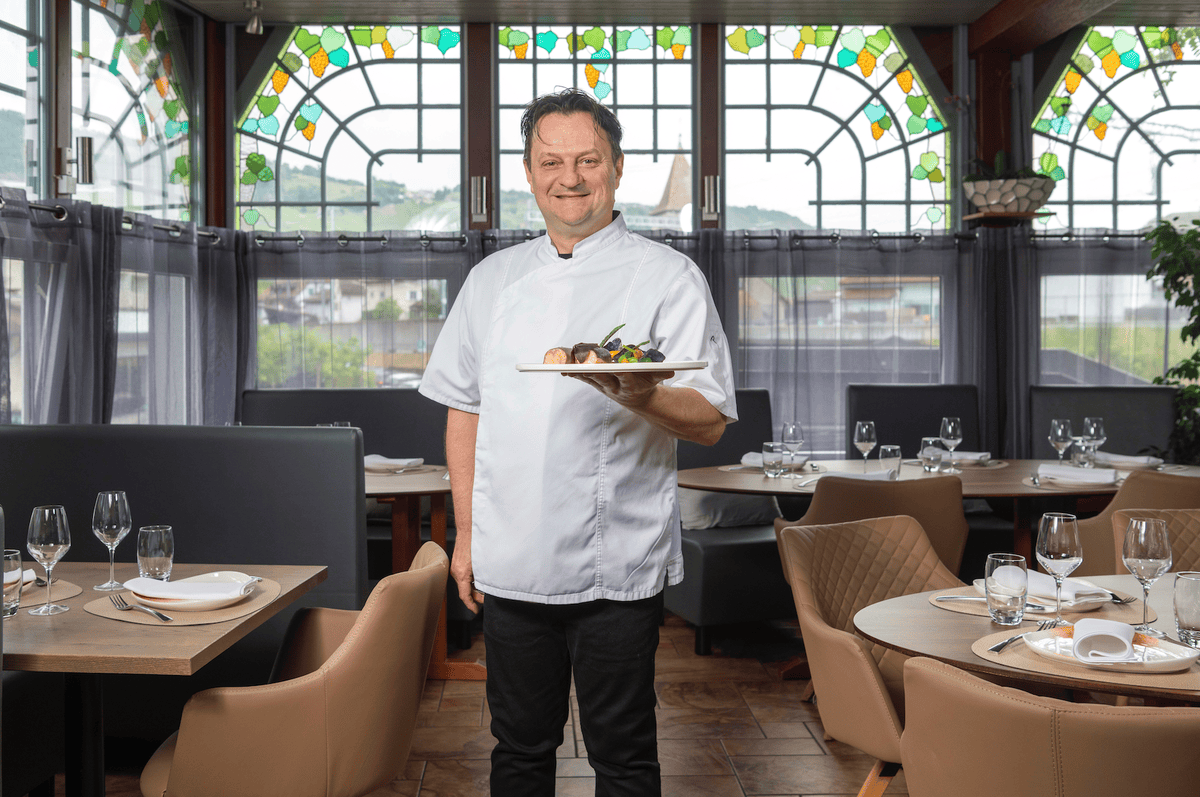 Jean-Luc Vermorel tient le Restaurant La Gare, à Cully, depuis 2000.