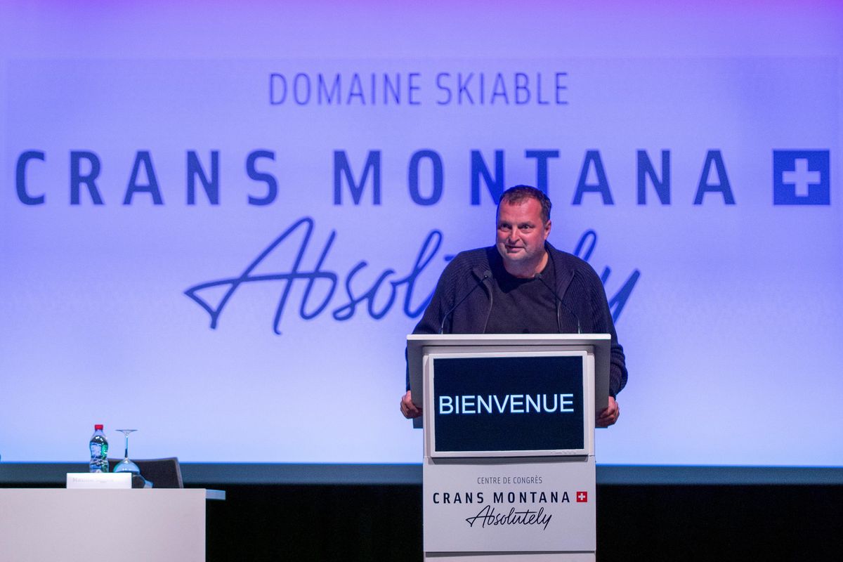 Souvent tendues, les relations avec le milliardaire tchèque à Crans-Montana sont-elles sur le point de prendre fin?(KEYSTONE/Maxime Schmid)
