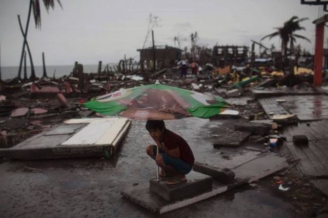 Le typhon Haiyan aux Philippines a été la catastrophe la plus coûteuse de 2013.