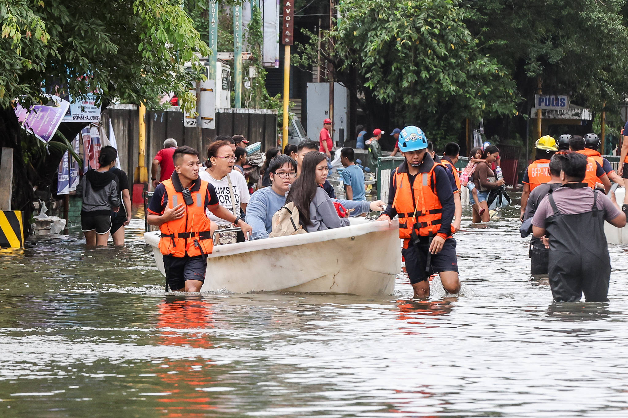 Taiwan: 8000 Menschen fliehen vor Sturm «Fung-Wong»