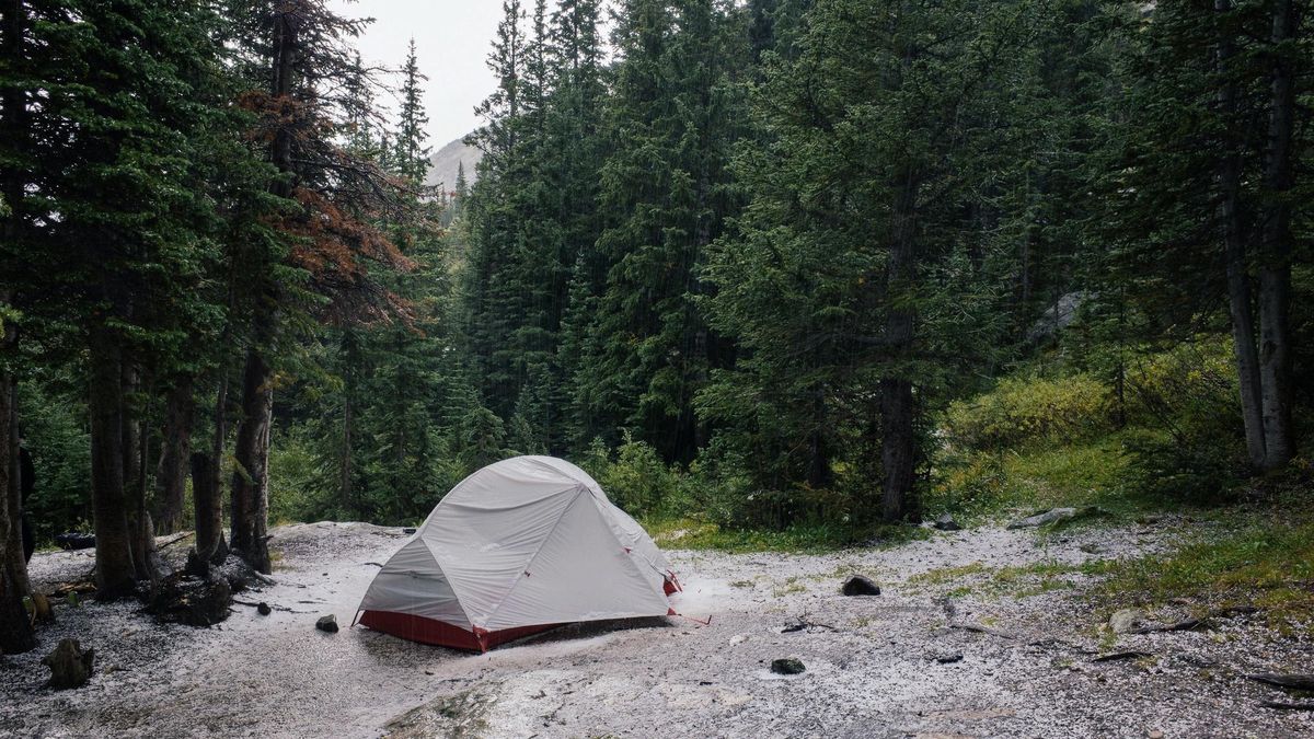 Camping bei Regen: So gelingt der Campingtrip trotz schlechtem Wetter
