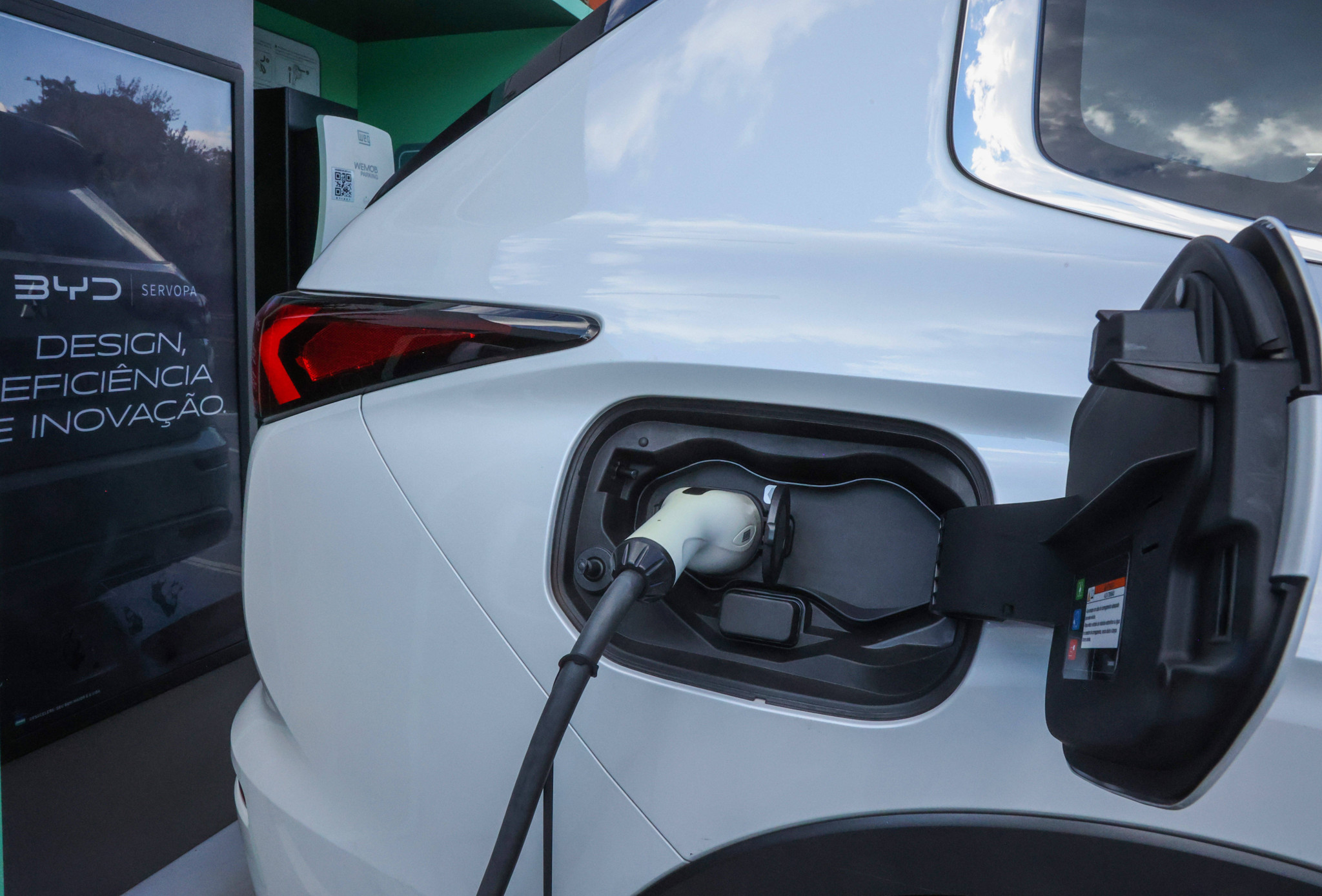 Neue Batterietechnik: Kommt das Elektroauto, das in fünf Minuten geladen ist?