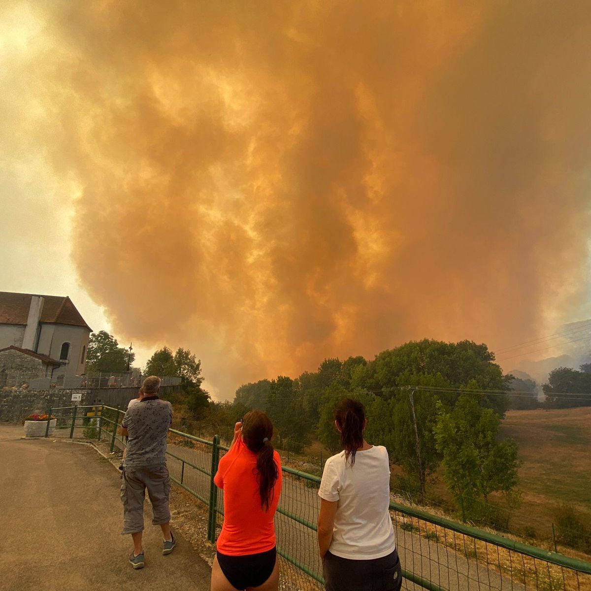 Incendie Ain Aujourd hui Jura français: Un incendie a déjà détruit plus de 600 hectares de forêts et  de broussailles - 20 minutes