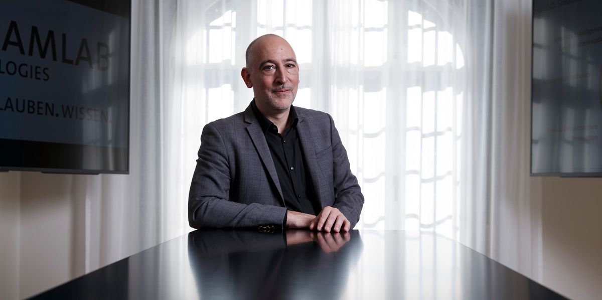 Selbst AKW seien nicht sicher vor Hackern, sagt Nicolas Mayencourt CEO der Cyber-Sicherheitsfirma Dreamlab .