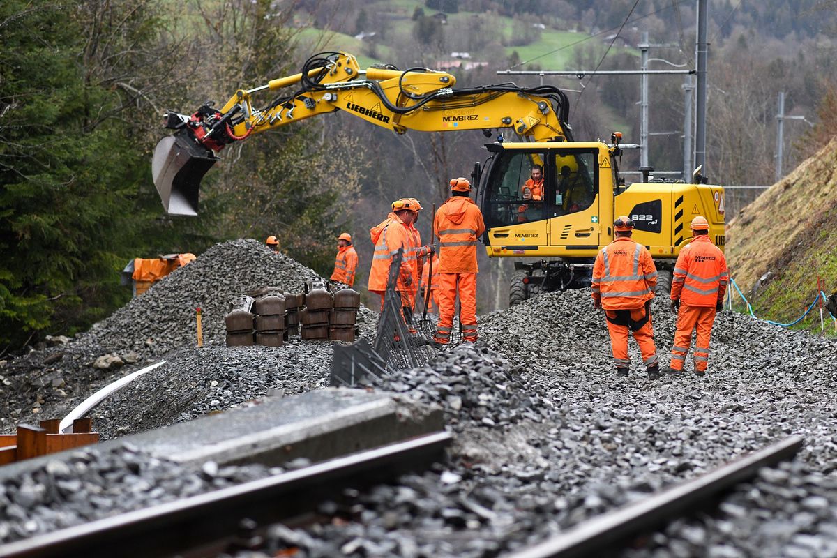 L’Aigle-Sépey-Diablerets ne circule plus entre Exergillod et Les Planches depuis mai 2021: les intempéries du printemps dernier ont accéléré le mouvement du terrain.