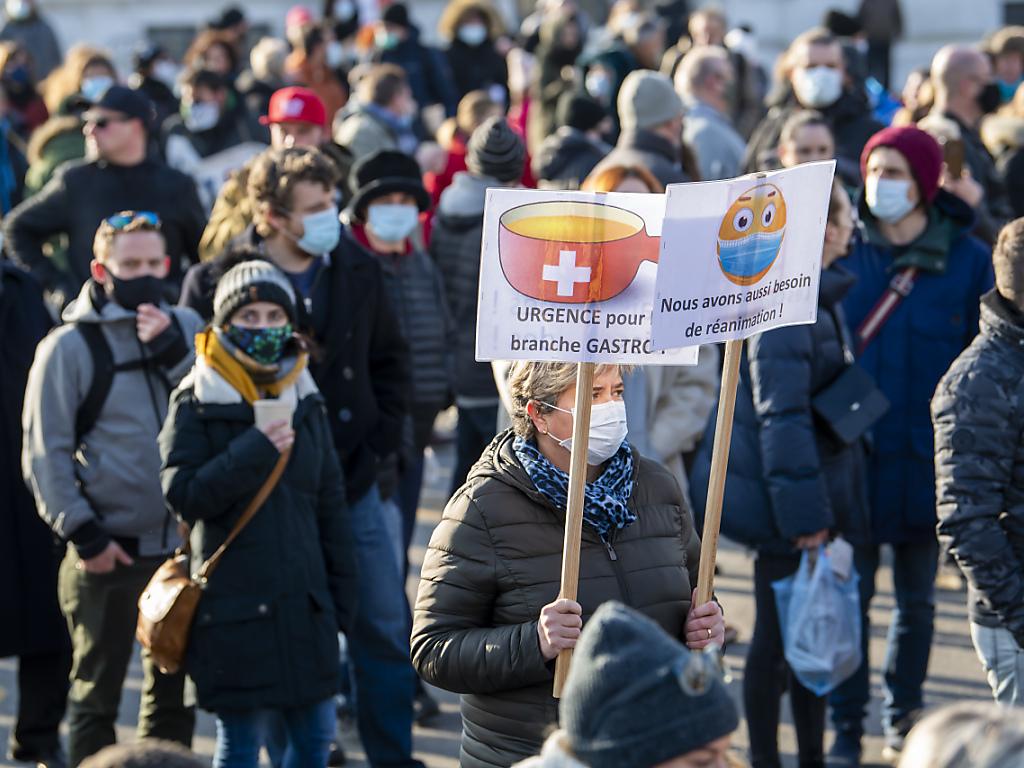 Le rassemblement, de 500 à 600 personnes, s'est déroulé dans le calme.
