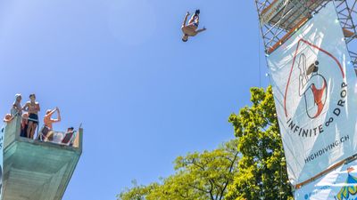 Les plongeurs de l’extrême font le show à la piscine de Marignac