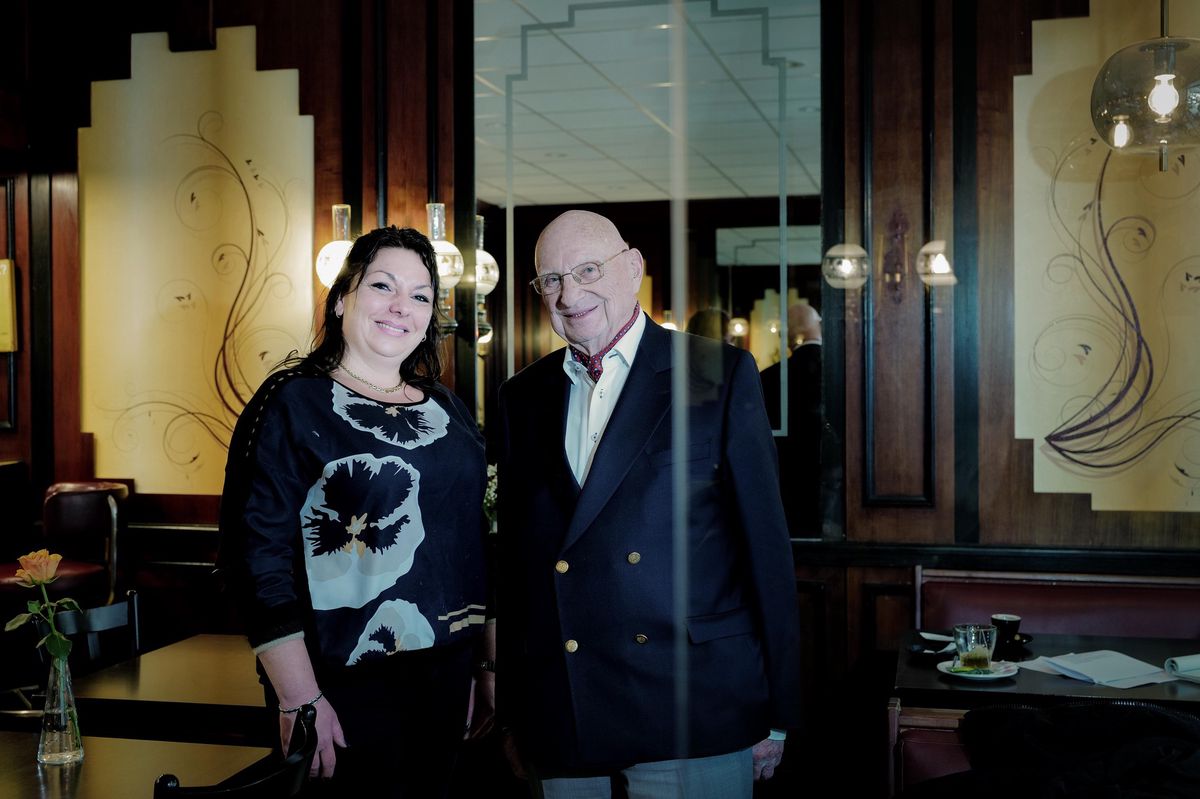 Genève, le 1er mars 2023. Servette: rencontre avec deux candidats insolites au Grand Conseil de la liste Liberté et Justice sociale. Etienne Dufour (92 ans) et Christine Jeanneret (foraine).