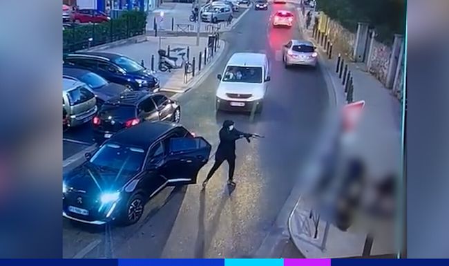 Double assassinat à l'arme lourde sous les yeux des automobilistes